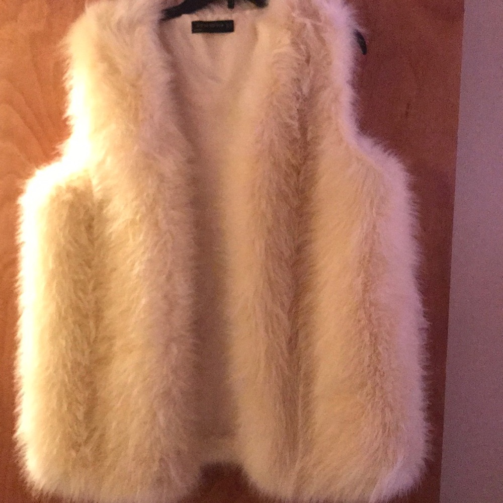 Fur vest/ CREAM